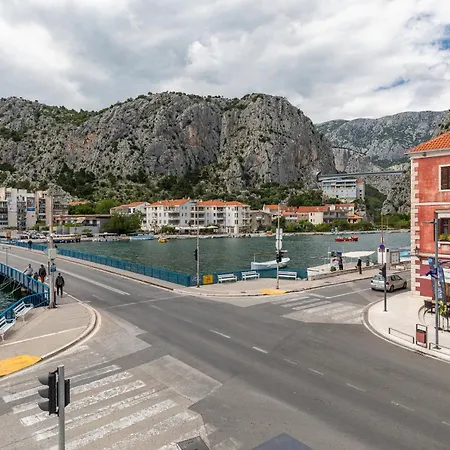 Centar Lägenhet Omiš